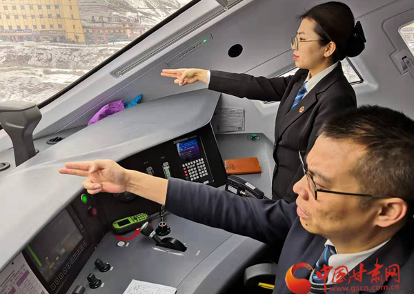 【新春走基層】鏗鏘玫瑰 巾幗豪情 首批高鐵“女副司機(jī)”的春運時刻