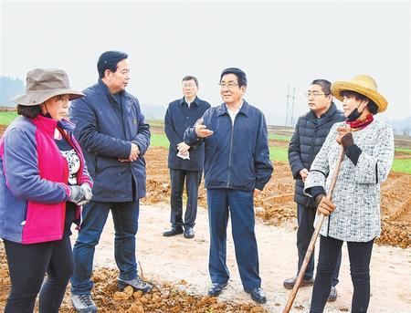 林鐸在隴南調(diào)研指導工作時強調(diào) 多措并舉到戶到人攻克最后堡壘 確保如期高質量打贏脫貧攻堅戰(zhàn)