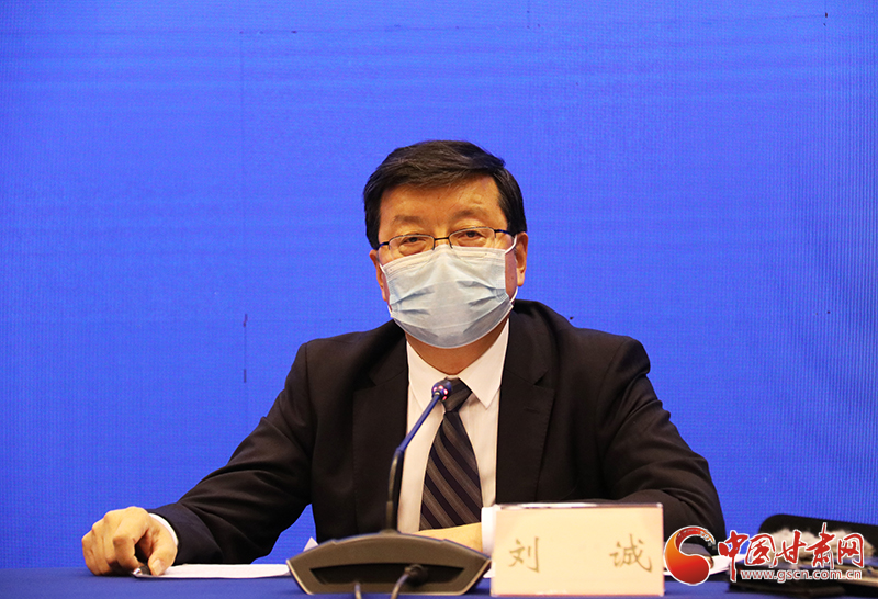 甘肅省人社廳：落實落細“四個確?！贝胧?實現(xiàn)貧困人口基本養(yǎng)老保險全覆蓋（圖）