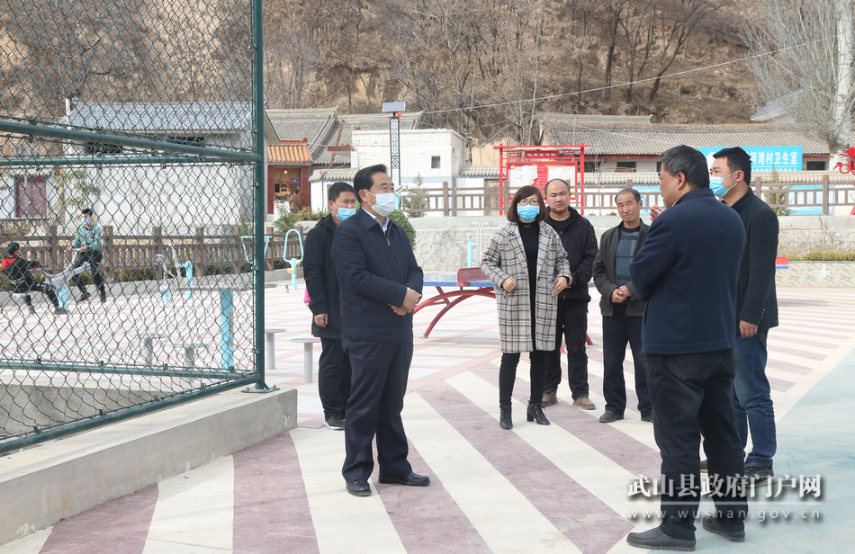 索鴻賓調(diào)研指導(dǎo)脫貧攻堅(jiān)、鄉(xiāng)村振興等工作