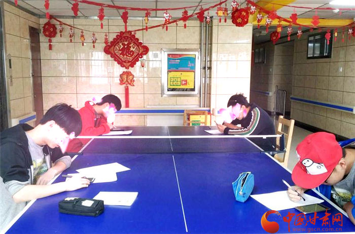 停課不?？?蘭州市兒童福利院組織初三學(xué)生首次線上月考 