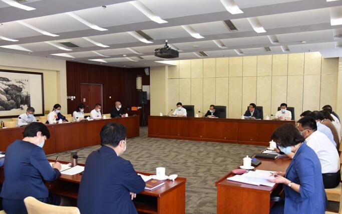 【兩會快訊】甘肅代表團(tuán)分組審議全國人大常委會工作報告，林鐸參加第一小組會議并發(fā)言