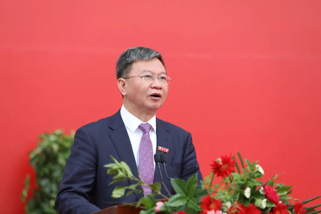 蘭州大學校長嚴純?nèi)A寄語2020屆本科畢業(yè)生：做敢擔當、能擔當、有擔當?shù)娜?>
        </a><em>蘭州大學校長嚴純?nèi)A寄語2020屆本科畢業(yè)生：做敢擔當、能擔當、有擔當?shù)娜?/em></li>
    <li><a  target=