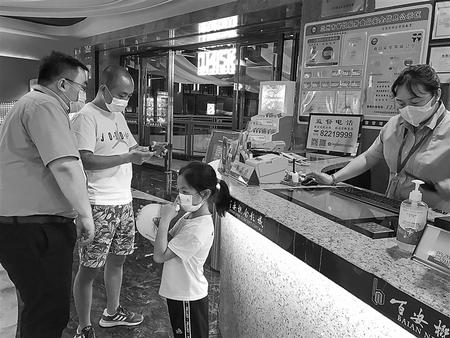 “好久不見(jiàn)，歡迎回來(lái)！”——探訪重啟后的蘭州電影院