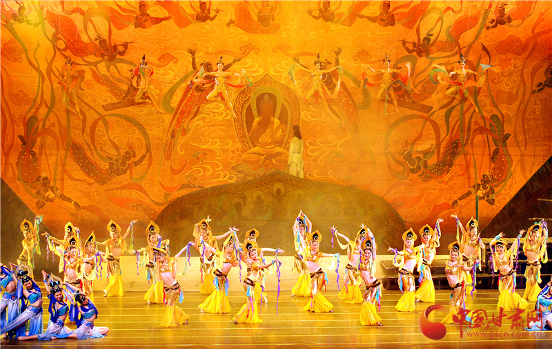 8月8日晚，《絲路花雨》《大夢(mèng)敦煌》首次同臺(tái)亮相蘭州