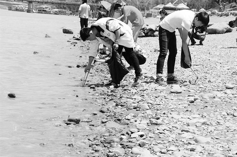 保護母親河，我們一直在路上……