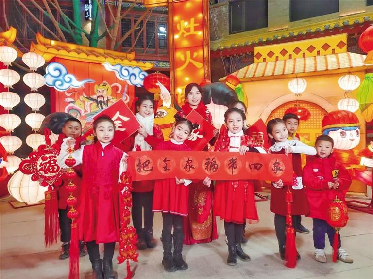 中共蘭州市委宣傳部出品 原創(chuàng)音樂電視《全家?！?向全市人民拜年！