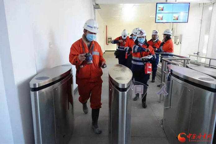 【新春走基層】春節(jié)，他們依然堅(jiān)守在600米礦井下