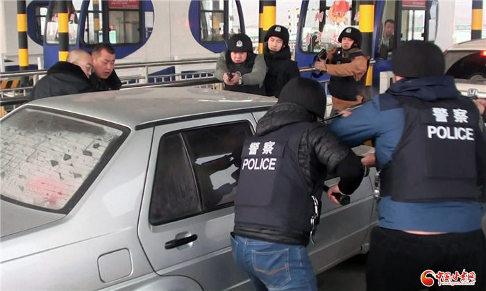 【新春走基層】凝心聚力鑄警魂 敢于亮劍懲兇惡——探訪蘭州市公安局城關(guān)分局刑警直屬大隊(duì)