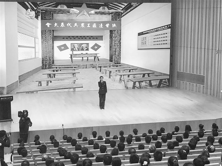 蘭州市開展“學(xué)黨史、頌黨恩、跟黨走”紅色文化進(jìn)校園活動(dòng)