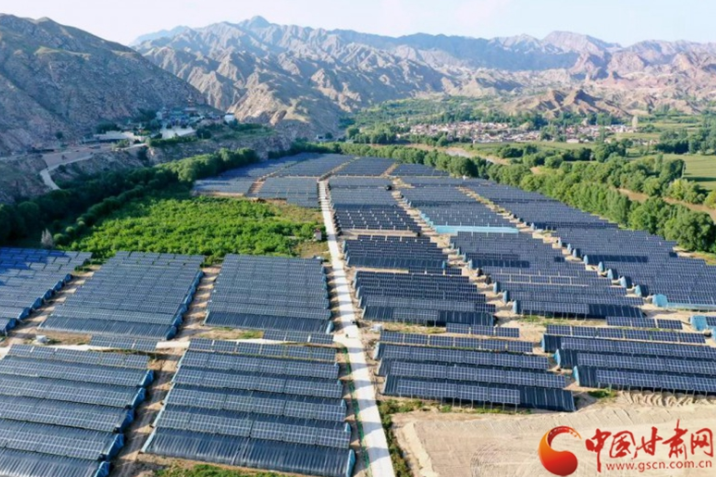 【奮斗百年路 啟航新征程 脫貧攻堅(jiān)答卷】以村為家，把貧困戶當(dāng)家人——記全國(guó)脫貧攻堅(jiān)先進(jìn)個(gè)人錢有