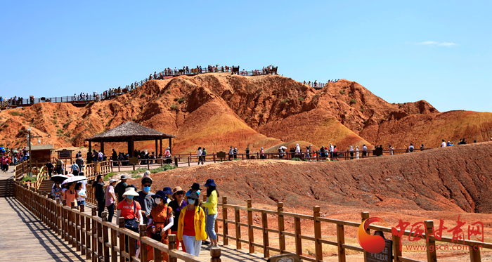 端午假期張掖共接待游客87.05萬(wàn)人次，實(shí)現(xiàn)旅游收入4.64億元