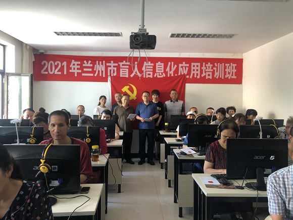 維權(quán)處黨支部開展“法律宣傳進(jìn)學(xué)?！敝驹刚叻?wù)活動(dòng)