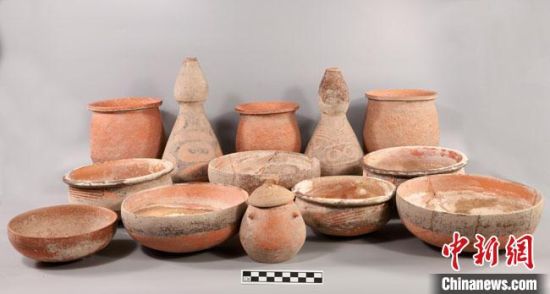 圖為圪垯川遺址出土的器物組合。(資料圖) 甘肅省文物局供圖