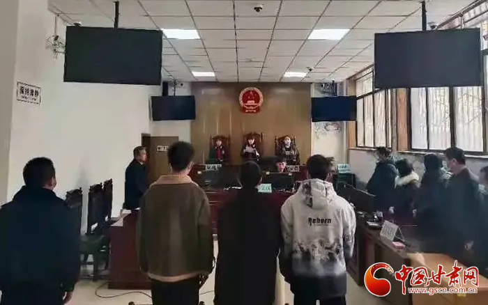 依法帶娃！甘肅省平?jīng)鍪邪l(fā)出首份《家庭教育令》