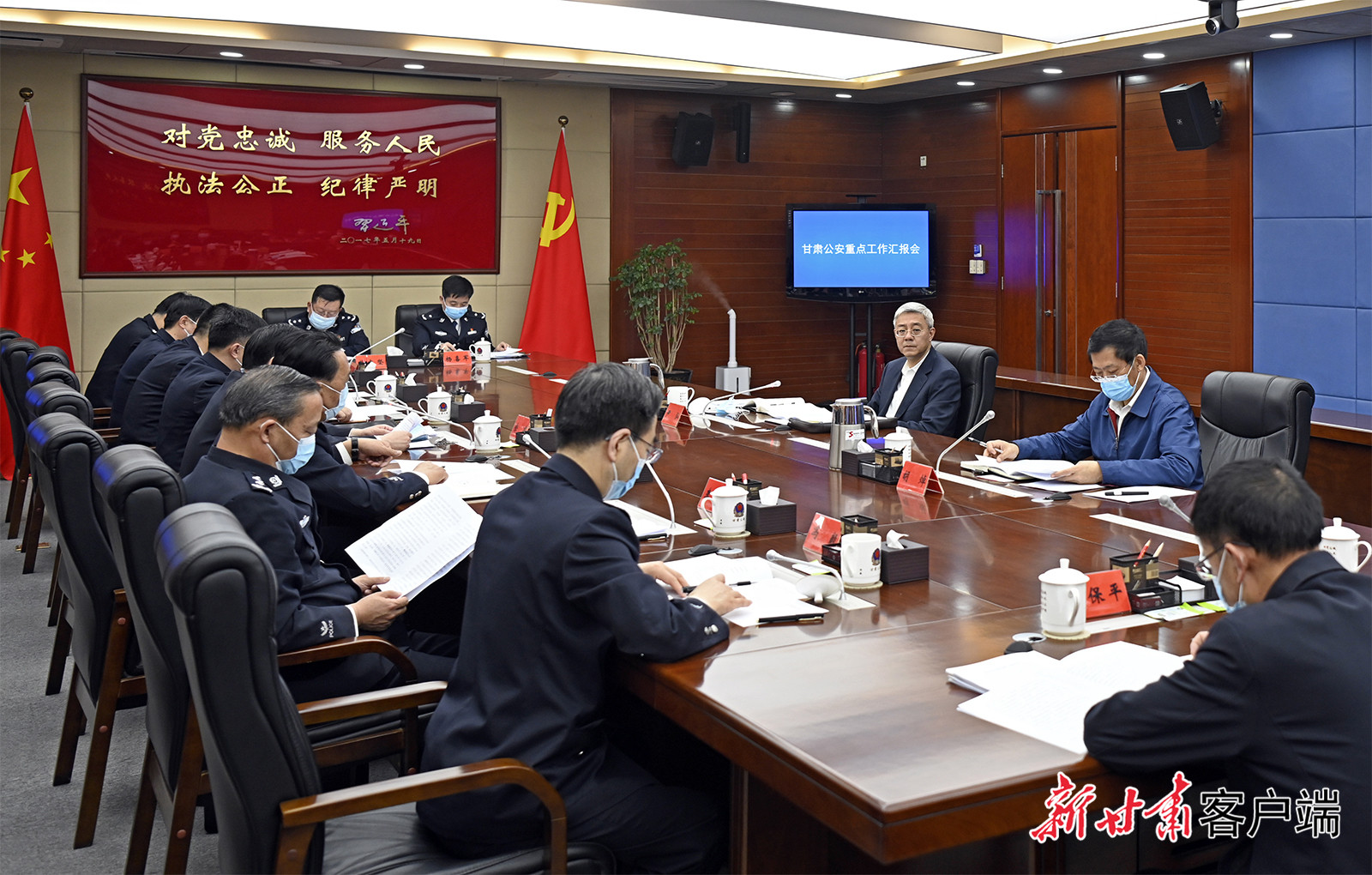 【甘快看】尹弘在甘肅省公安廳調(diào)研時強調(diào)：堅持政治建警鍛造公安鐵軍，全力以赴防風險保安全護穩(wěn)定