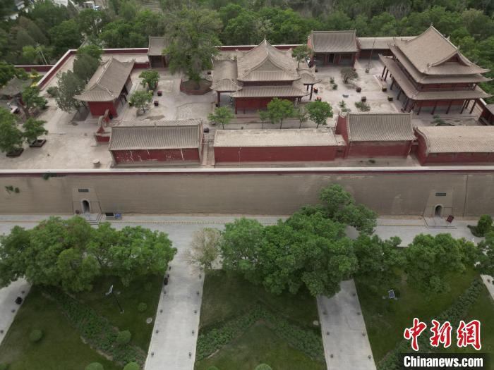 5月16日，航拍下的雷臺漢墓墓室入口。戴文昌　攝